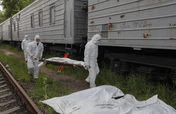 Εκατοντάδες πτώματα Ρώσων στρατιωτών φυλάσσονται σε τρένα-ψυγεία