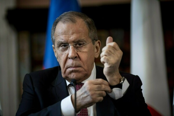 Λαβρόφ: Όλοι θα υποφέρουν από τον «ολοκληρωτικό υβριδικό πόλεμο» που έχει κηρύξει η Δύση στη Ρωσία