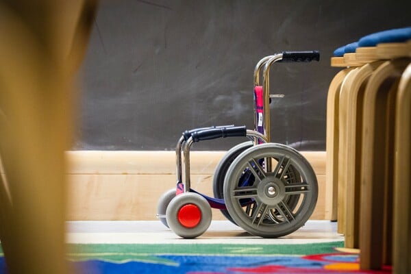 Ένα δισεκατομμύριο άνθρωποι δεν έχουν πρόσβαση σε αναπηρικά αμαξίδια