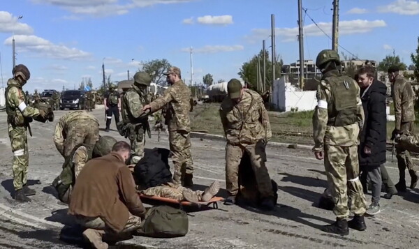 Έπεσε η Μαριούπολη: Παραδόθηκαν οι τελευταίοι Ουκρανοί στρατιώτες του Αζοφστάλ
