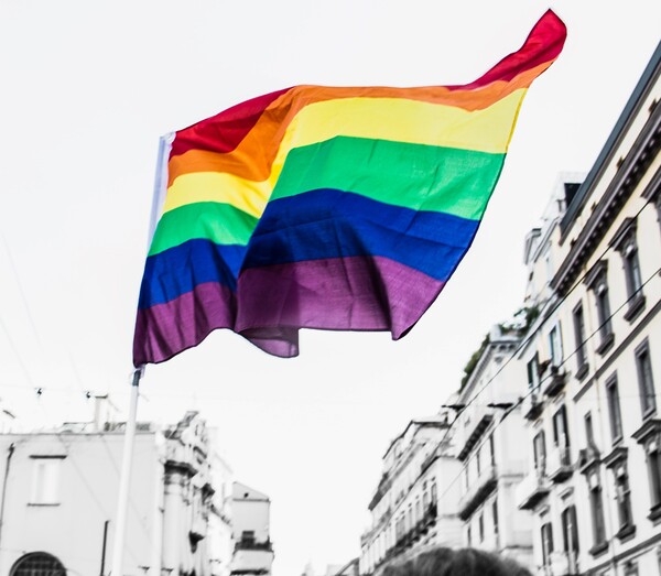 Galop: 9 στα 10 θύματα σεξουαλικής βίας της ΛΟΑΤΚΙ+ κοινότητας δεν κάνουν καταγγελία στην αστυνομία