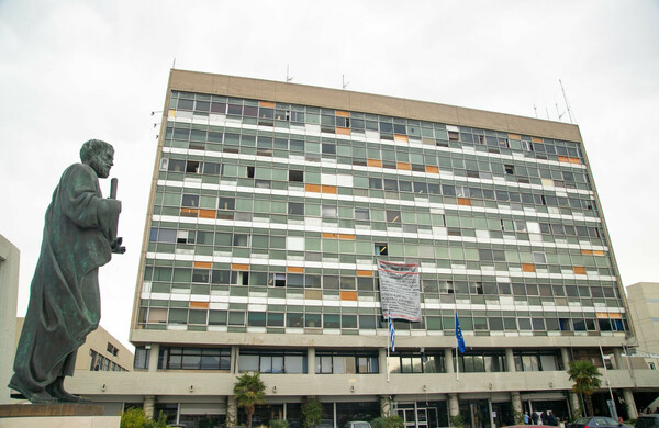 Θεσσαλονίκη: Εξιχνιάστηκε έγκλημα μετά από 7 χρόνια -Δύο μπουκάλια αποκάλυψαν τον δολοφόνο 40χρονης στο ΑΠΘ