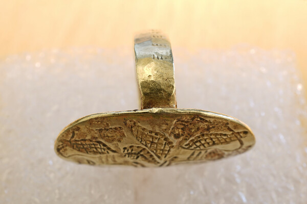 Το Ιδρυμα Nobel επέστρεψε στην Ελλάδα ένα χρυσό μυκηναϊκό δαχτυλίδι 