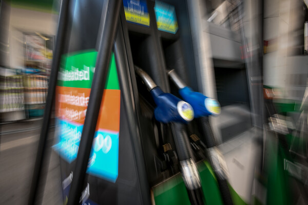 Στα ύψη η τιμή της βενζίνης σε πολλές περιοχές - Πού αγγίζει τα 2,6 ευρώ/λίτρο