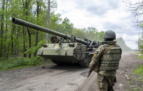 Η Ρωσία ανοίγει τον δρόμο για ενίσχυση των στρατιωτικών της δυνάμεων 
