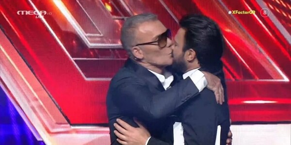 X Factor: Το φιλί στο στόμα του Στέλιου Ρόκκου στον Ανδρέα Γεωργίου [ΒΙΝΤΕΟ]