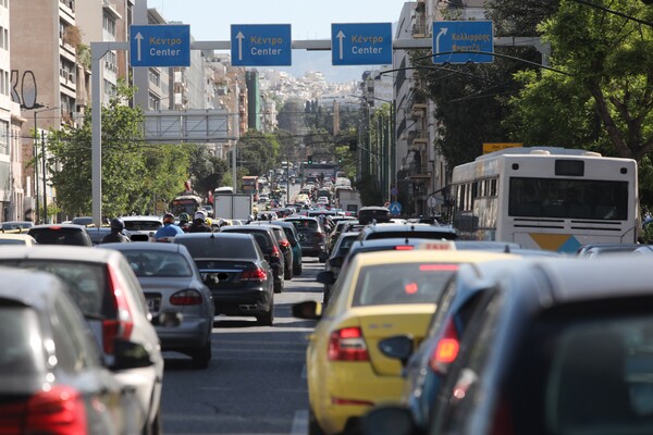 Κίνηση στους δρόμους: Αυτό είναι το σχέδιο 4+4 για την αντιμετώπιση του κυκλοφοριακού στην Αθήνα