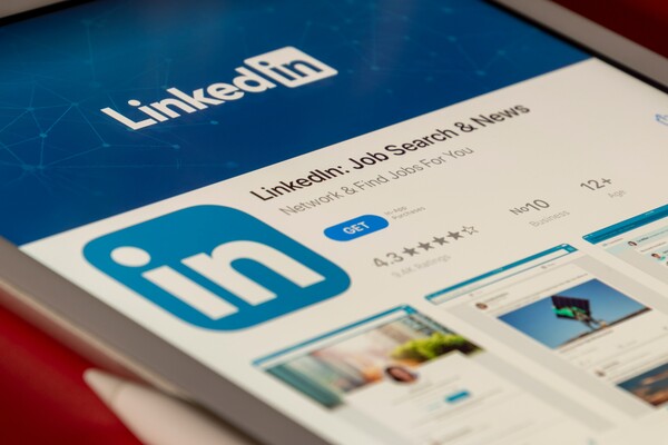 LinkedIn: Νέα απάτη με ψεύτικες προσφορές εργασίας- Τρόποι προστασίας
