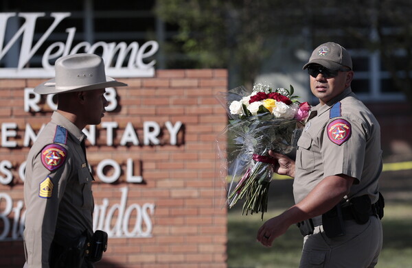 «Πάω να πυροβολήσω ένα δημοτικό σχολείο» η ανάρτηση του δράστη πριν το μακελειό στο Τέξας