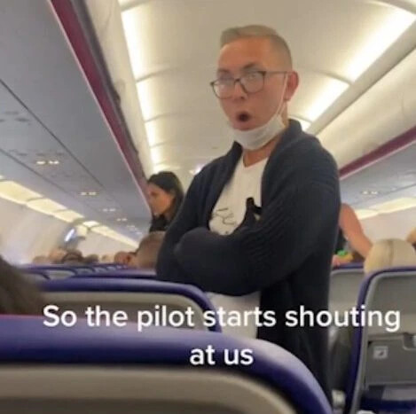 «Ποιος θέλει να κατέβει από το αεροπλάνο;»: Άφωνοι οι επιβάτες με το ξέσπασπα πιλότου πτήσης για Λάρνακα