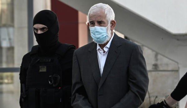 Ο Πέτρος Φιλιππίδης