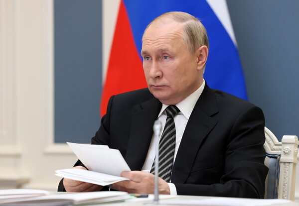 Ο Πούτιν δηλώνει πρόθυμος να συζητήσει λύσεις για να γίνονται εξαγωγές σιτηρών από την Ουκρανία