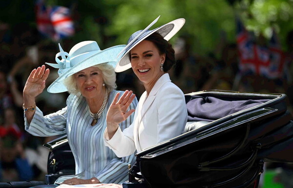 Βασίλισσα Ελισάβετ: Ξεκίνησαν οι εορτασμοί για το πλατινένιο ιωβηλαίο 