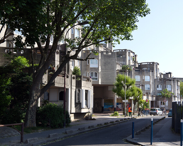 Η Γαλλίδα αρχιτέκτονας πρωτοπόρος της κοινωνικής στέγασης Ρενέ Γκεγιουστέ κέρδισε το Βραβείο Αρχιτεκτονικής 2022.