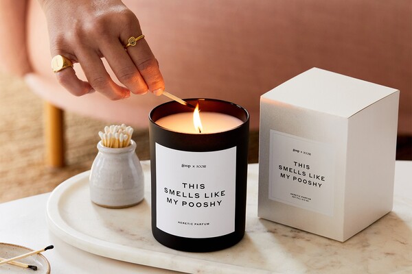 Smells Like My Pooshy: Το κερί "με άρωμα αιδοίου" επιστρέφει ανανεωμένο από Γκουίνεθ και Κόρτνεϊ