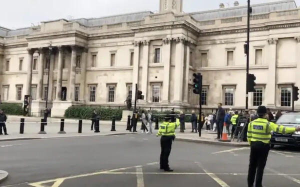 Λονδίνο: Η αστυνομία εκκένωσε την πλατεία Τραφάλγκαρ