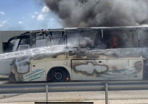 Κέρκυρα: Λεωφορείο ΚΤΕΛ έπιασε φωτιά στο δρόμο από ΑΘήνα- Κάηκε ολοσχερώς