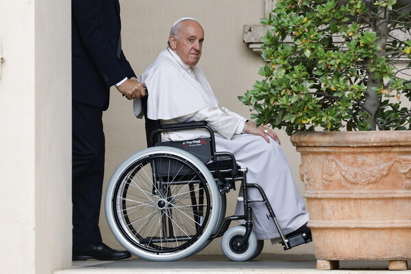 Τα τελευταία σχέδια του Πάπα Φραγκίσκου «φουντώνουν» τις φήμες περί παραίτησης