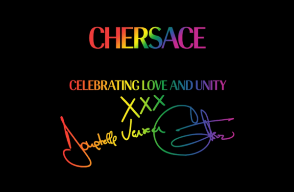 Ο οίκος Versace και η Σερ δημιούργησαν τη συλλογή Chersace για τον Μήνα Υπερηφάνειας