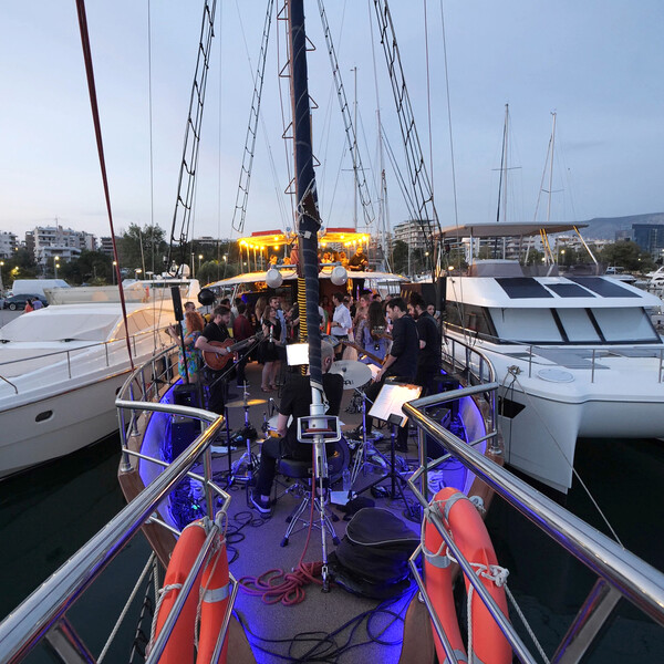 Το Schweppes δίνει χαρακτήρα στο ελληνικό καλοκαίρι