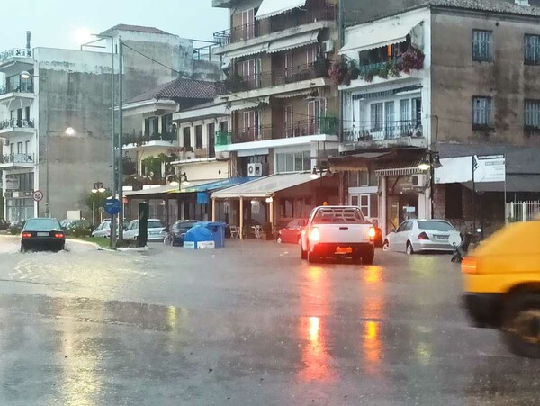 Κακοκαιρία «Genesis»: Στεριά και θάλασσα έγιναν ένα στην Αμφιλοχία