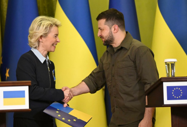 Στο Κίεβο ξανά η φον ντερ Λάιεν- Συνάντηση με Ζελένσκι, για την ένταξη της Ουκρανίας στην ΕΕ
