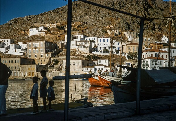 "Η Ύδρα του Robert McCabe, 1950s-1960s" μια έκθεση στην οικία Κουντουριώτη