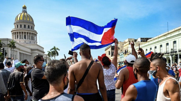 Η Κούβα καταδίκασε 381 πολίτες για τις αντικυβερνητικές διαδηλώσεις που ζητούσαν ελευθερία