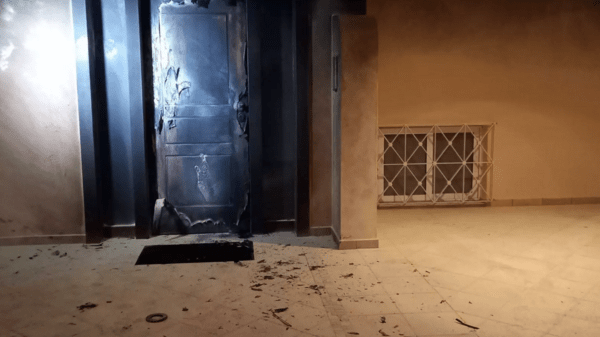 Έκρηξη από γκαζάκια έξω από την πολυκατοικία που μένει ο Άρης Πορτοσάλτε