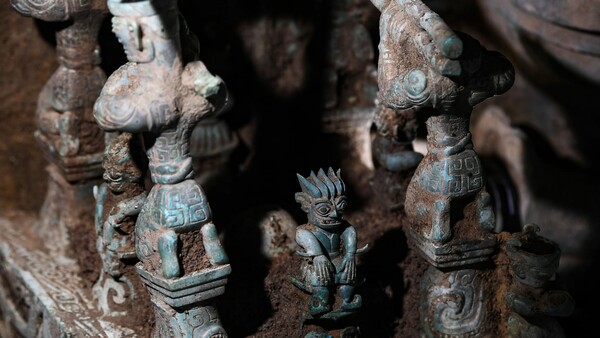 Sacrificial altar among 13,000 relics unearthed at Sanxingdui archaeological site in China