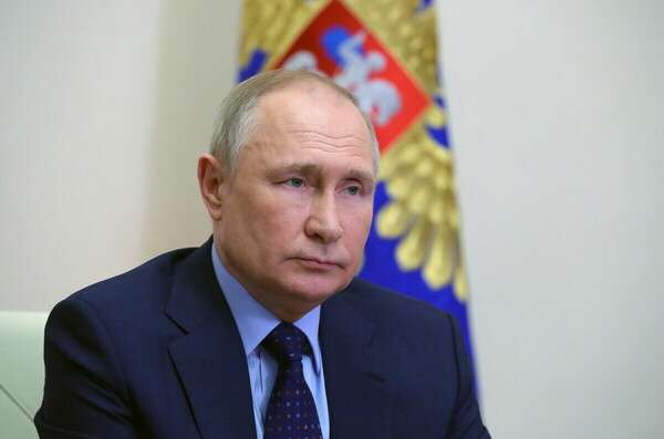 ΕΚΠΑ: Αφαιρεί από τον Πούτιν τον τίτλο του επίτιμου διδάκτορα