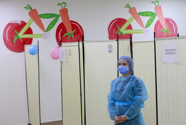 CDC: Εγκρίθηκαν τα εμβόλια Pfizer και Moderna κατά της Covid-19 για παιδιά από 6 μηνών 