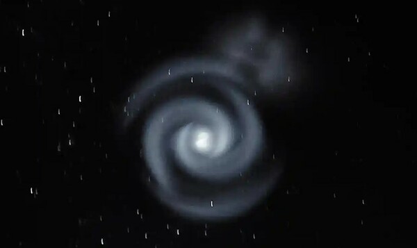 Spirals of blue light in New Zealand night sky leave stargazers ‘kind of freaking out’