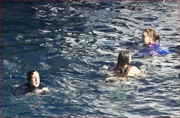 Ο Πολ ΜακΚάρτνεϊ με την οικογένειά του στη Μύκονο για τα 80α γενέθλιά του