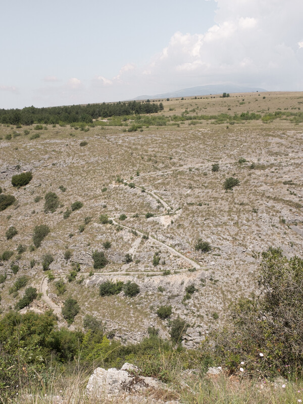 Η ελληνική επαρχία της Σώτης Τυρολόγου και του Τάσου Ζωίδη