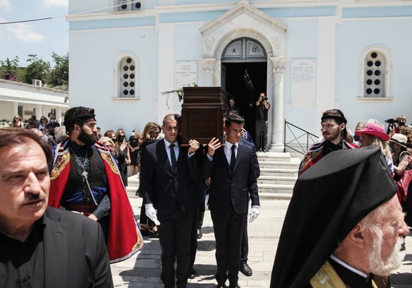 Το «τελευταίο αντίο» στην Μαρίνα Λαμπράκη-Πλάκα: Στην κηδεία της διευθύντριας της Εθνικής Πινακοθήκης