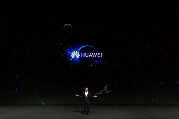 Η Huawei παρουσίασε νέα προϊόντα υψηλής τεχνολογίας σε μία φαντασμαγορική εκδήλωση στην Κωνσταντινούπολη 