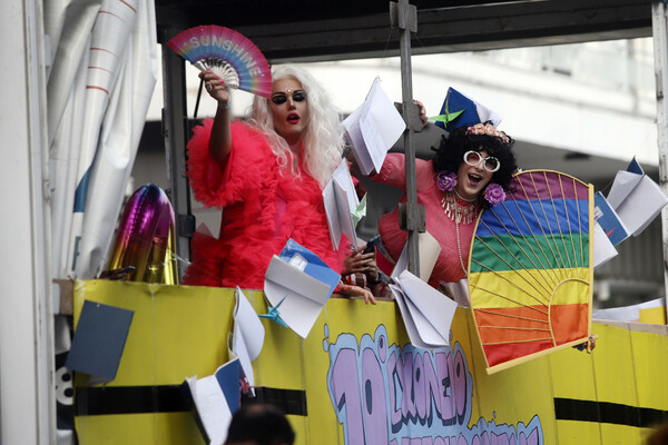 Thessaloniki Pride: Χρώματα, ουράνια τόξα και υπερηφάνεια με σύνθημα το «Μάθημα Αποδοχής»