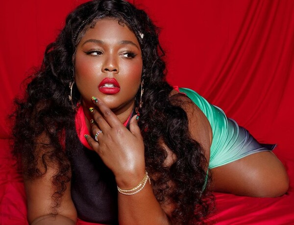 Lizzo: Δωρεά 1 εκατ. δολ. σε παρόχους αμβλώσεων στις ΗΠΑ