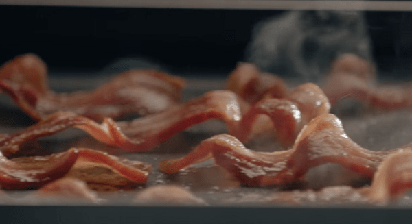 Eau de bacon: Το άρωμα Wright N Ëš100 θα σας κάνει να μυρίζεται σαν μπέικον