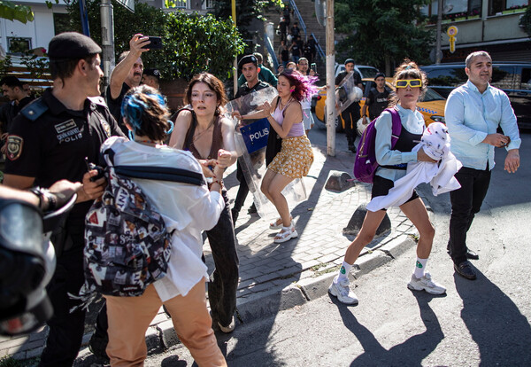 Τουρκία: Τουλάχιστον 200 συλλήψεις στο Pride της Κωνσταντινούπολης