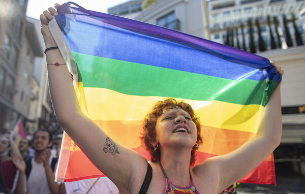 Τουρκία: Περίπου 400 προσαγωγές στην «απαγορευμένη» παρέλαση για το Pride 