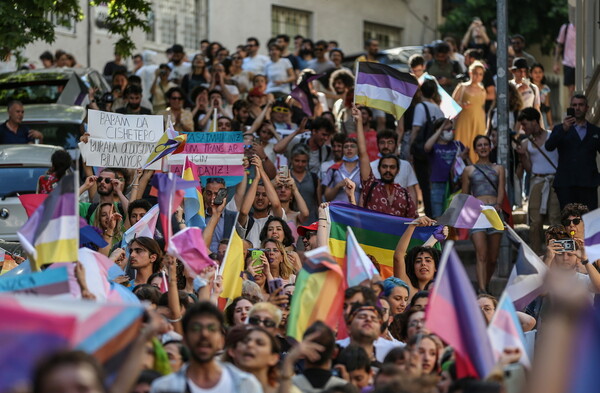 Τουρκία: Περίπου 400 προσαγωγές στην «απαγορευμένη» παρέλαση για το Pride