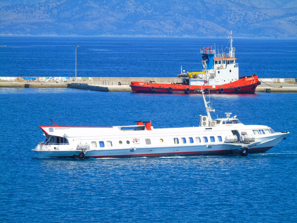 Τέλος εποχής για τα ιπτάμενα δελφίνια - Παροπλίζονται από Αύγουστο και αντικαθίστανται 