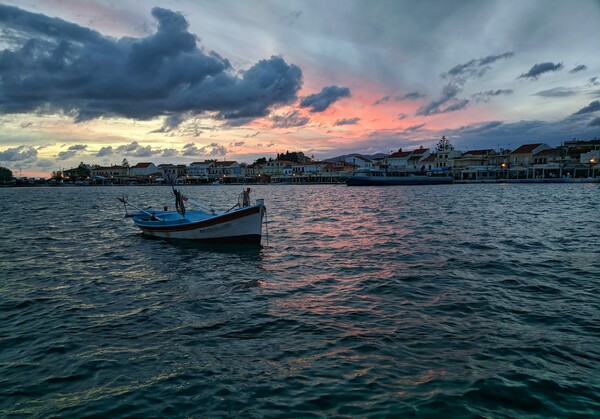 Ανοίγει η πλατφόρμα για την επιδότηση έως 300 ευρώ για διακοπές σε Σάμο και Βόρεια Εύβοια – Χωρίς εισοδηματικά κριτήρια