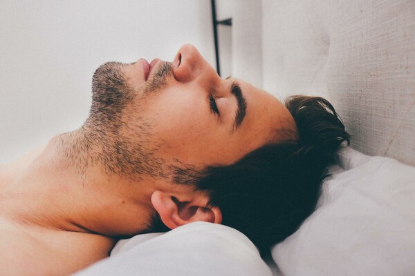 «Κοιμήσου, καρδιά μου» κυριολεκτικά: Η διάρκεια του ύπνου παίζει τελικά ρόλο στην καρδιαγγειακή υγεία 