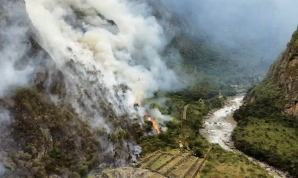 Περού: Πυρκαγιά απειλεί το Μάτσου Πίτσου