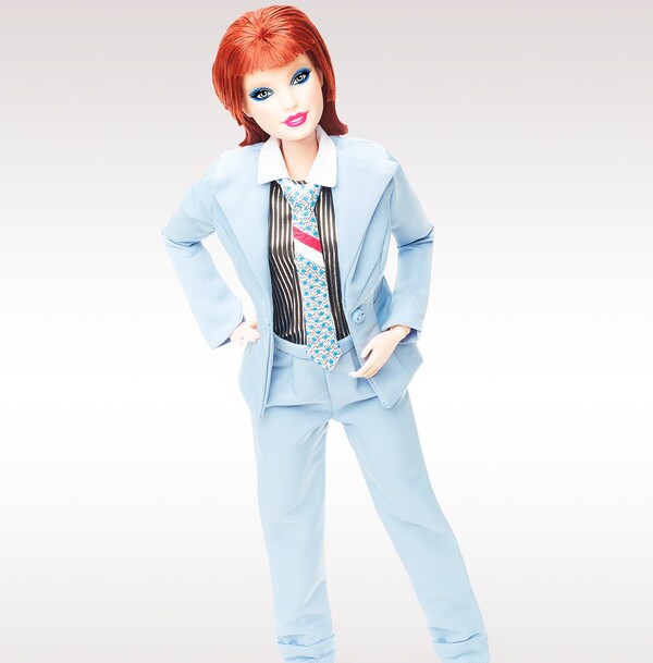 Η Mattel κυκλοφόρησε δεύτερη συλλεκτική Barbie, εμπνευσμένη από τον Ντέιβιντ Μπάουι 