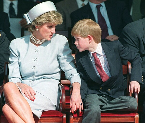Πρίγκιπας Χάρι: «Βλέπω την κληρονομιά της μαμάς μου όταν κοιτάζω το δικά μου παιδιά κάθε μέρα»