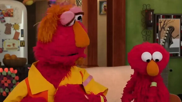 Ο σχεδόν 4χρονος Έλμο από το «Sesame Street» εμβολιάστηκε - «Ένιωσα ένα τσιμπηματάκι, αλλά οκ»